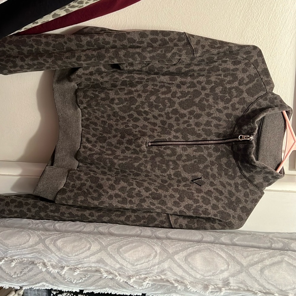 Women’s Leopard Print Cropped Quarter Zip